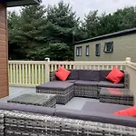 Gleneagles Lodge With Hot Tub