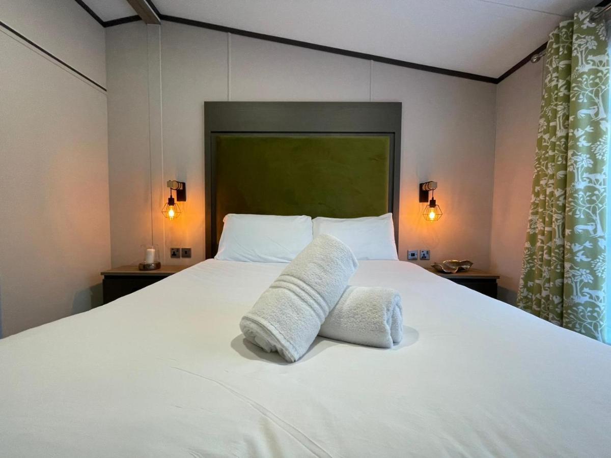 Gleneagles With Hot Tub Holiday home York